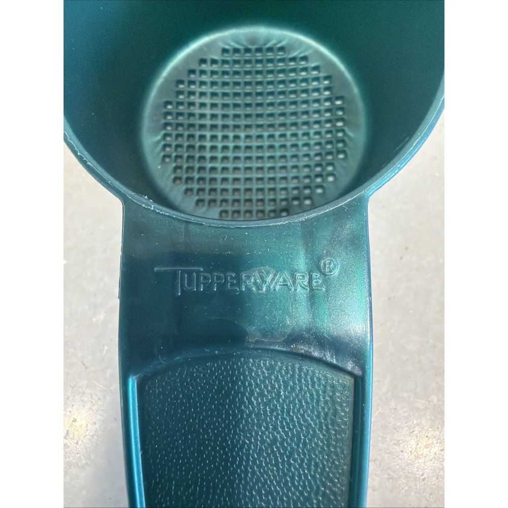 Tupperware Mini Sifter / Tea Strainer - Picture 2 of 7